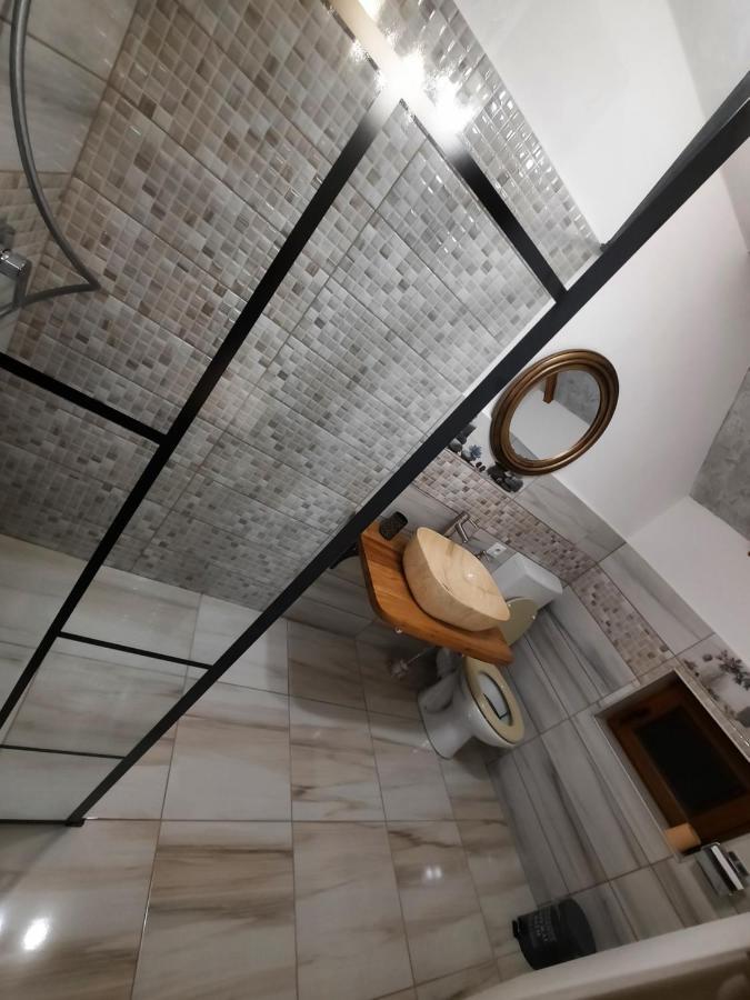 Vis Implinit Hotel คือร์ตีโชอารา ภายนอก รูปภาพ
