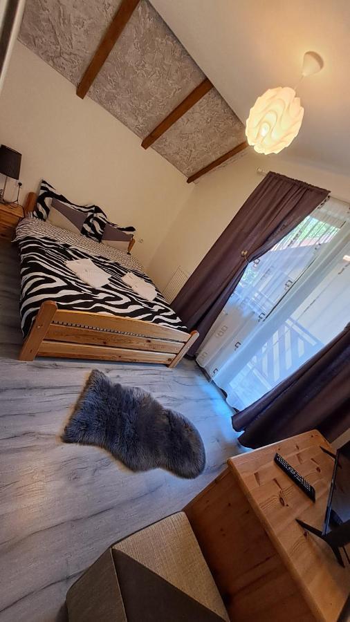 Vis Implinit Hotel คือร์ตีโชอารา ภายนอก รูปภาพ